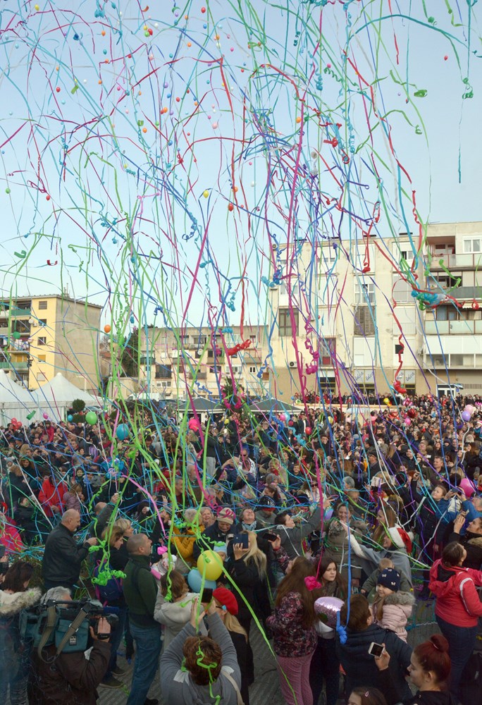 PULA, 31.12.2018. - ZADNJI DAN, TRZNICA VERUDA, DOCEK NOVE GODINE U PODNE, BALONI, KONFETISnimio Neven LAZAREVIC
